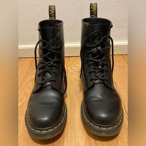 Like New Dr Marten Women’s Sz 10 Combat Boots